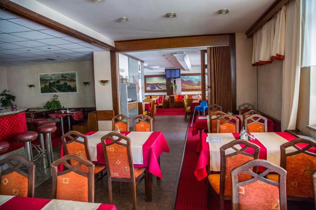 Svoboda nad Úpou Hotel Prom מראה חיצוני תמונה